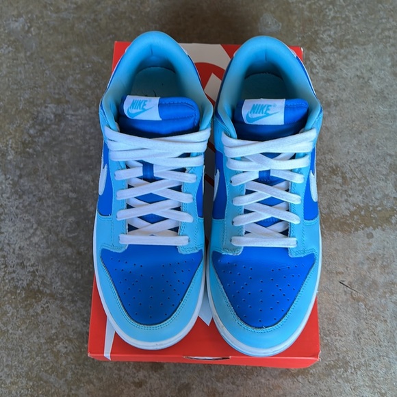 Nike Dunk Low Tops - Picture 2 of 3
